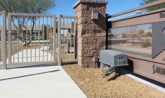 Can Electric gates be opened manually?