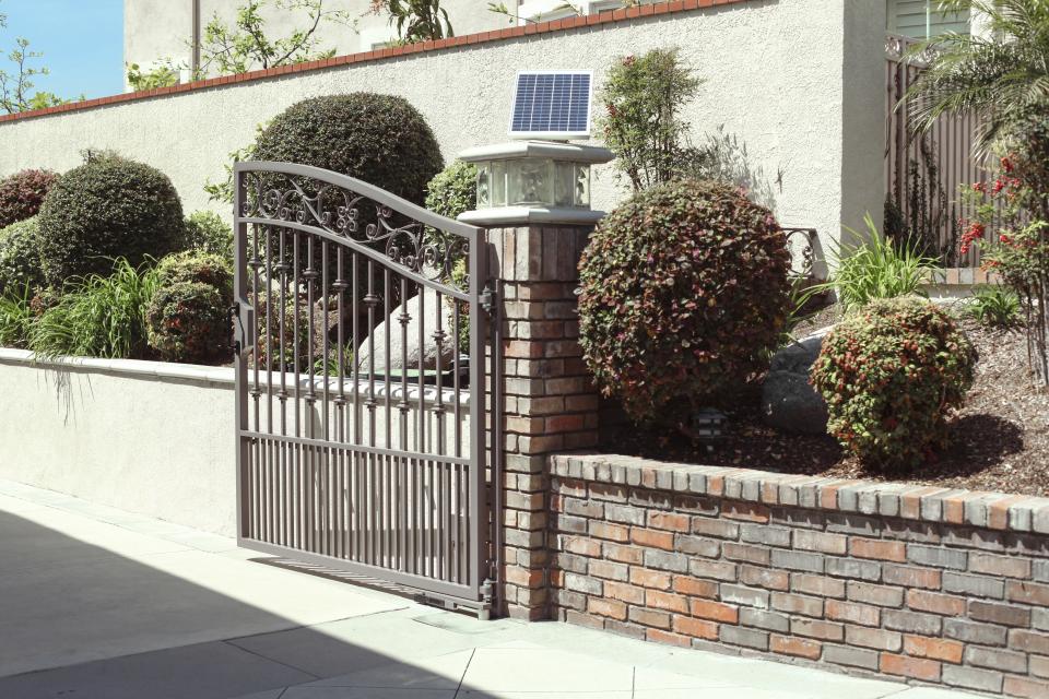 Doorking Solar Powered Gate Opener Doorking Solar Powered Gate Opener